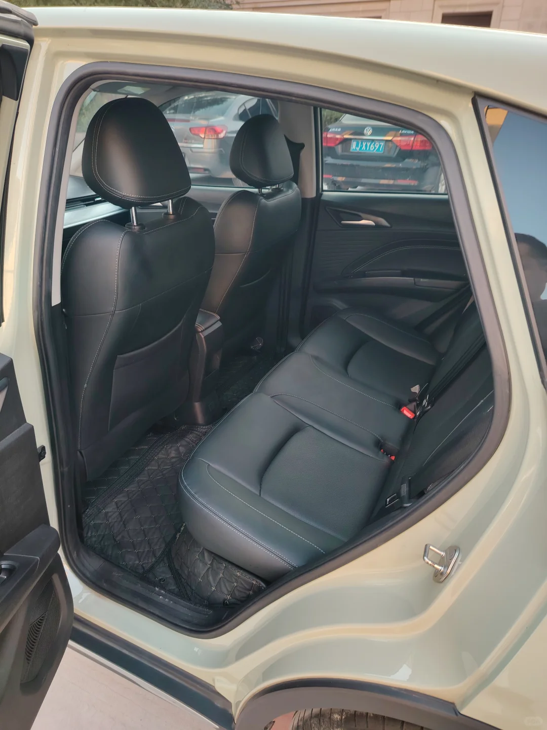 河北出23年哪吒v