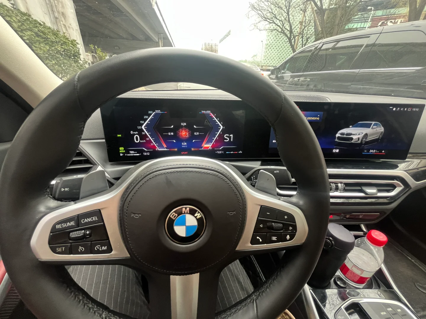 00后大学生勇闯租车—宝马320Li