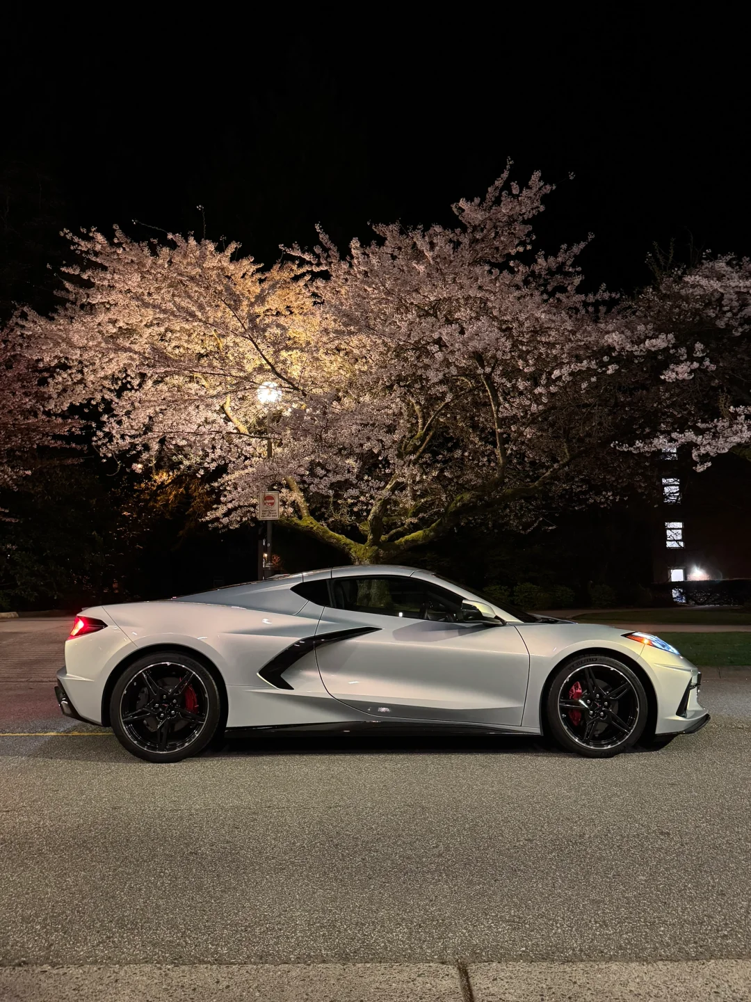 C8克尔维特: 中置6.2自吸大V8！