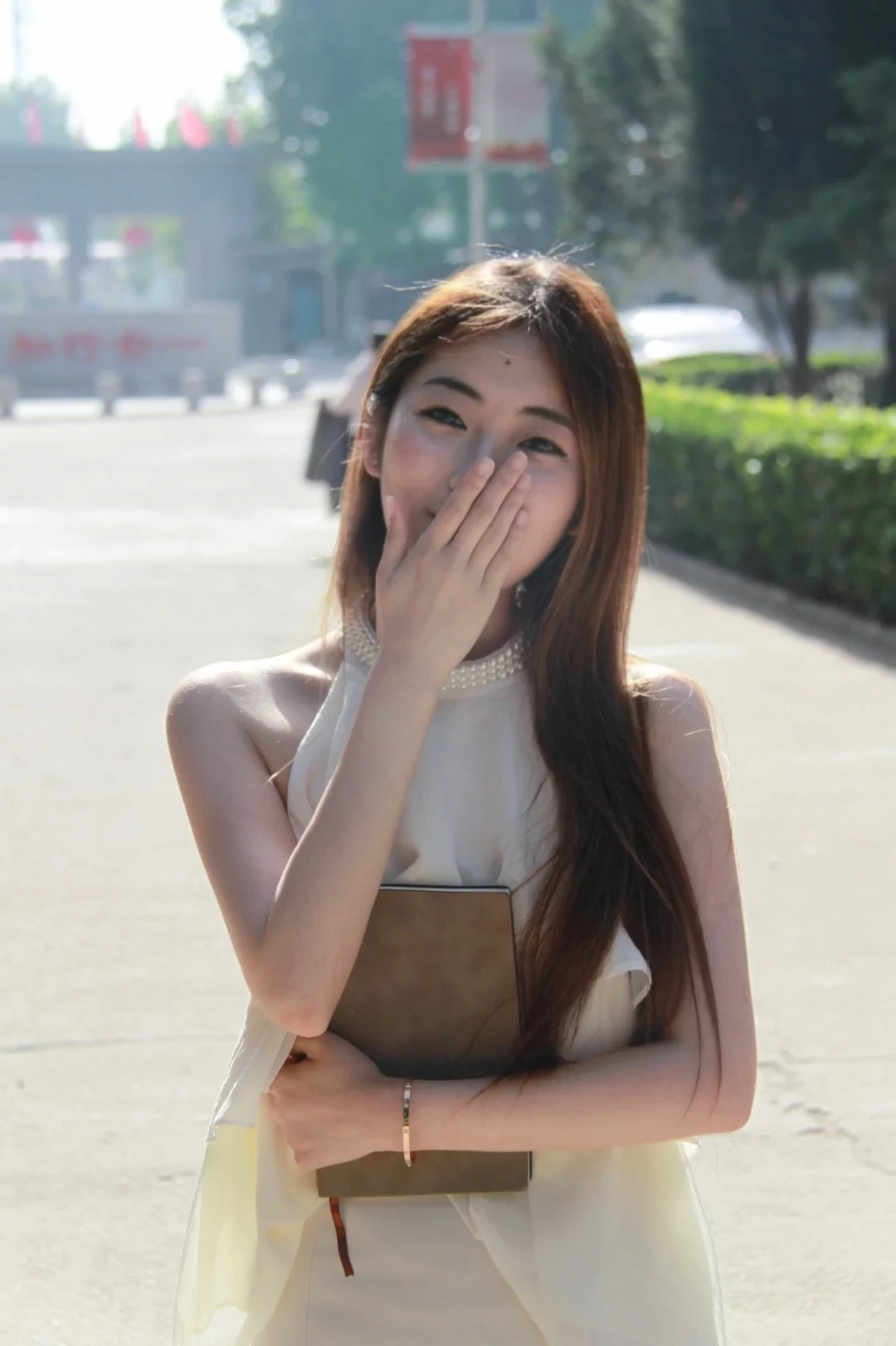 妥妥的清冷感大美女