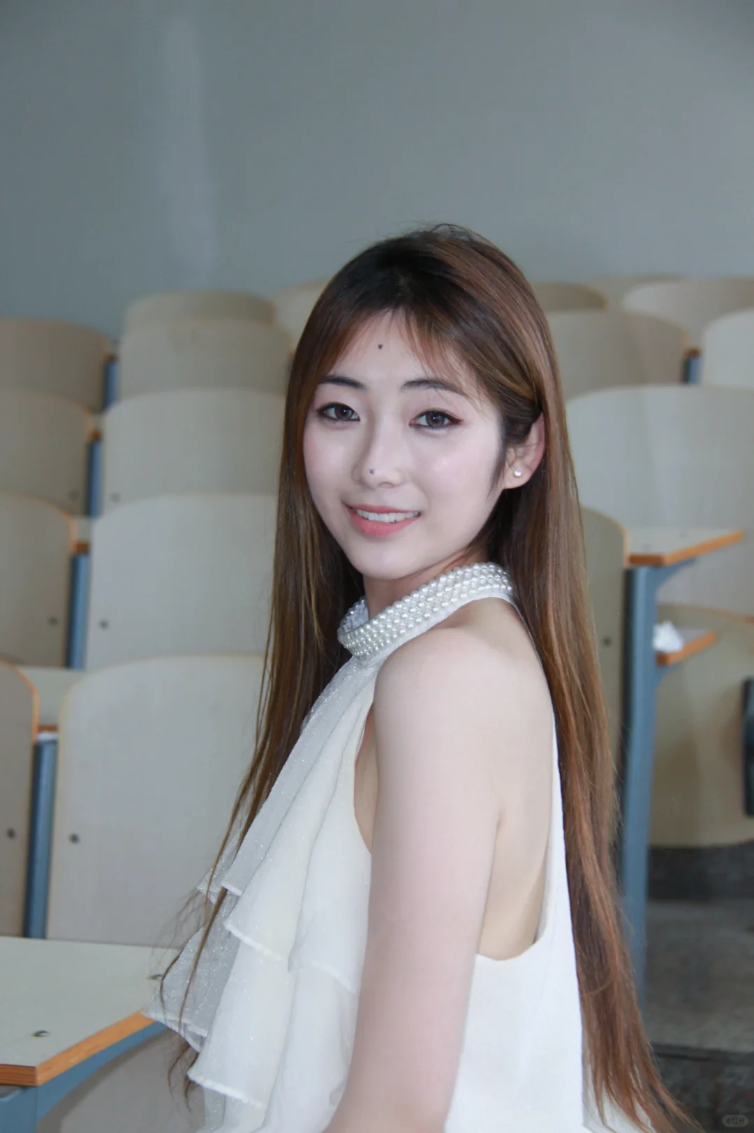 妥妥的清冷感大美女