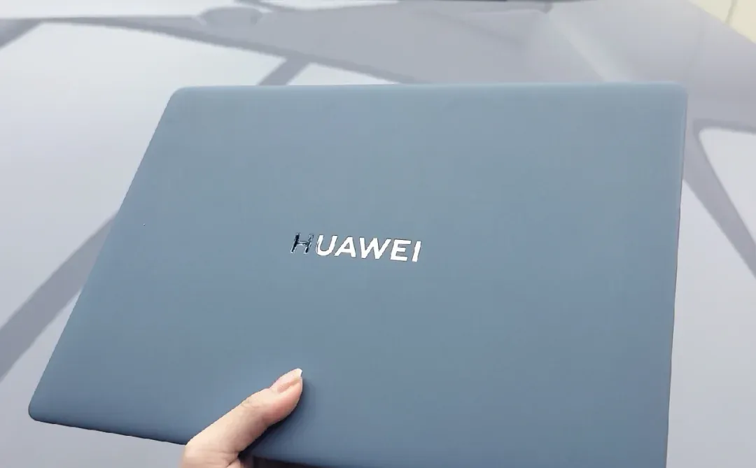 现在华为笔记本都是Linux系统了？