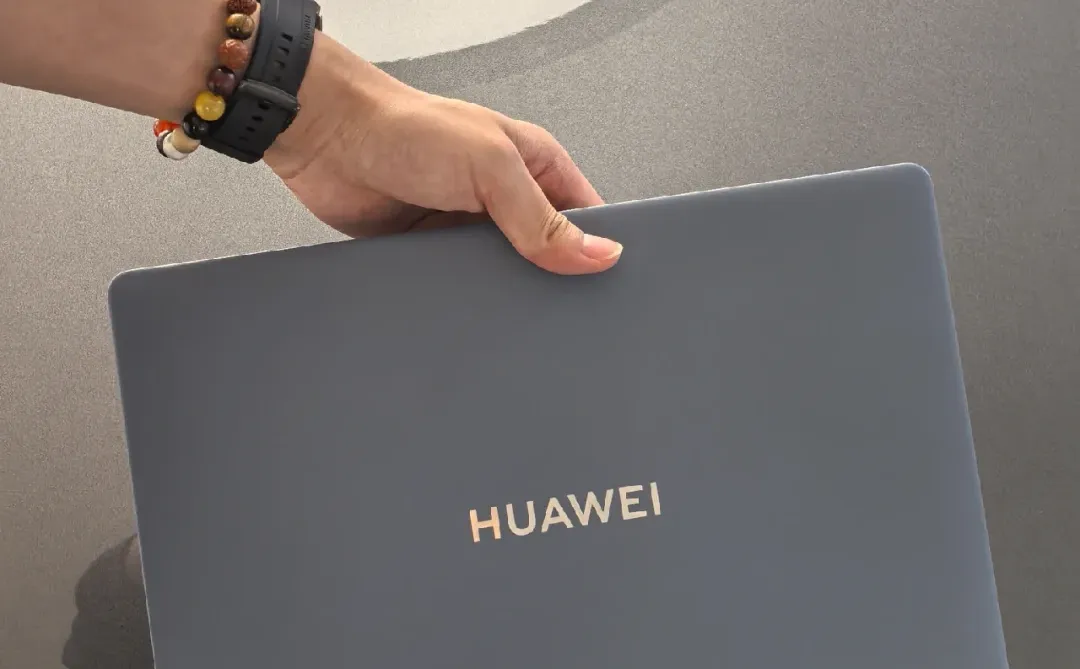 现在华为笔记本都是Linux版本了？