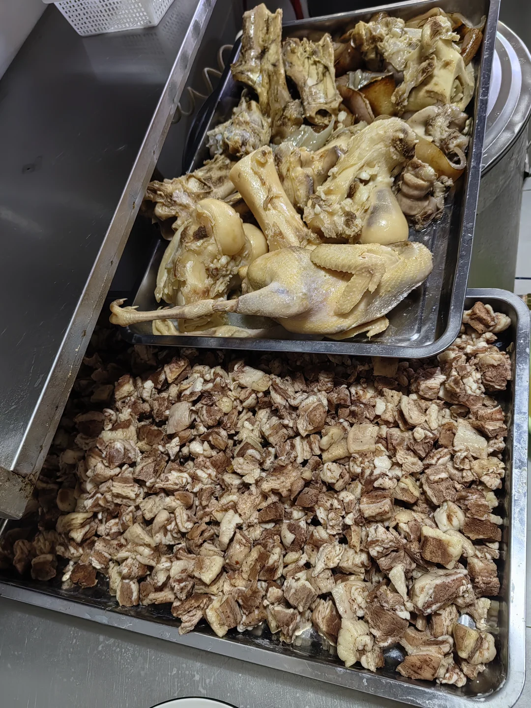 从开店到关店只 用了一年半的时间。。