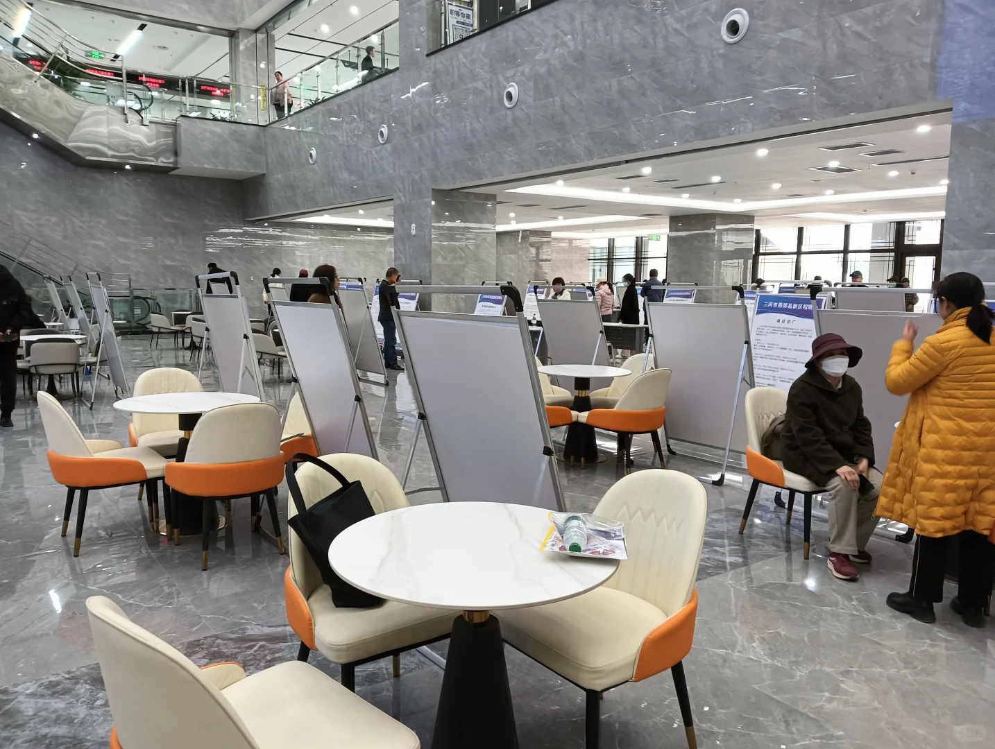 不想做保险，来燕郊人才市场看看