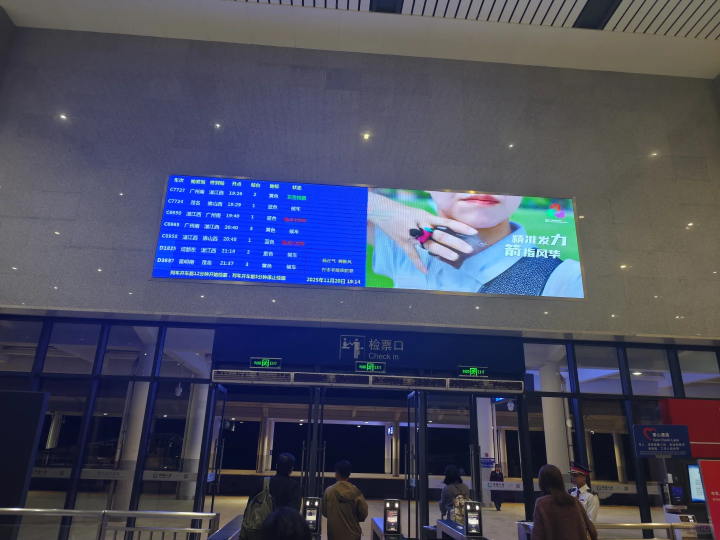 00后养猪第135天，是谁的猪场月休10天啊