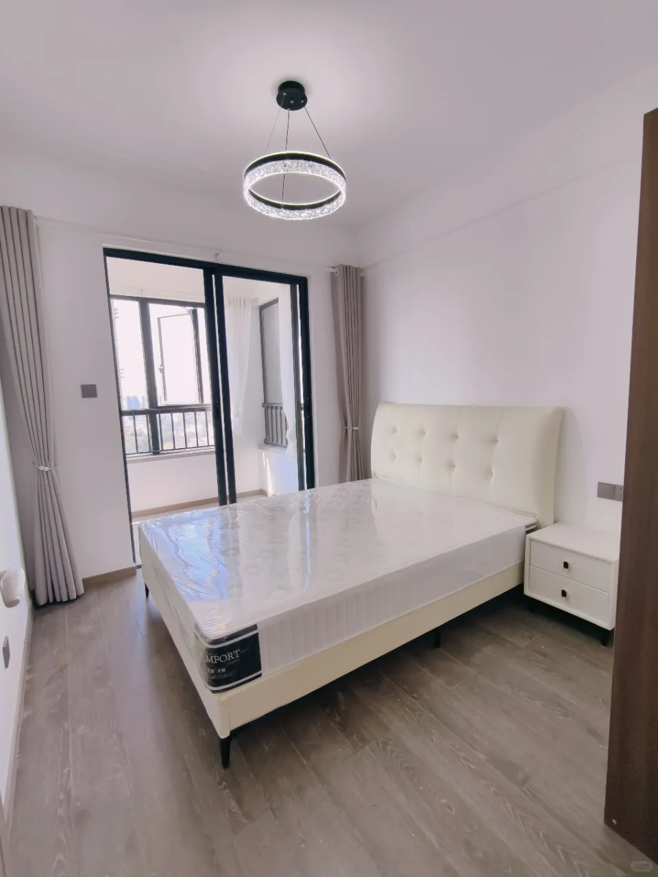 盘龙区西南林业大学附近三室两卫押一付一大