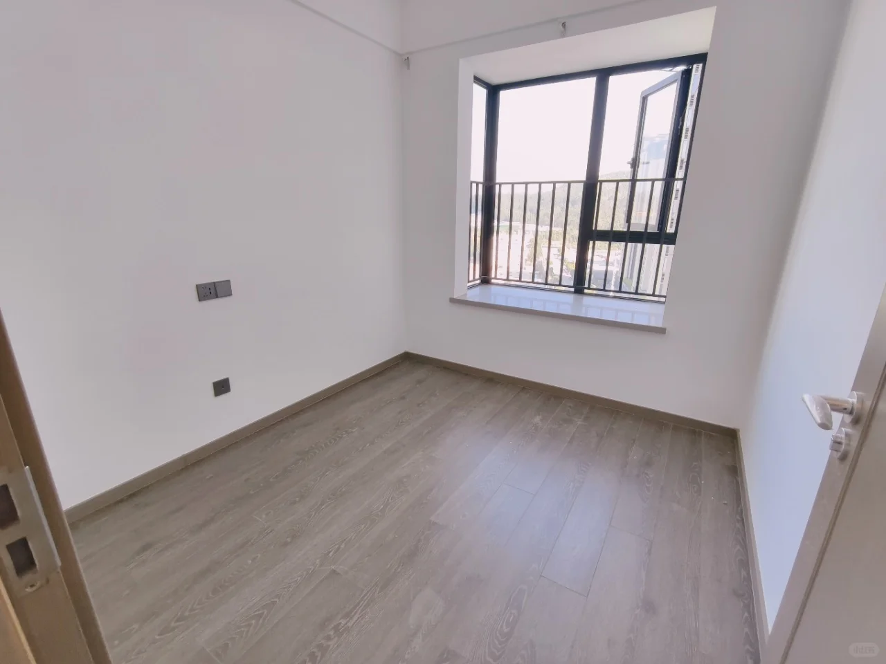 盘龙区西南林业大学附近三室两卫押一付一大