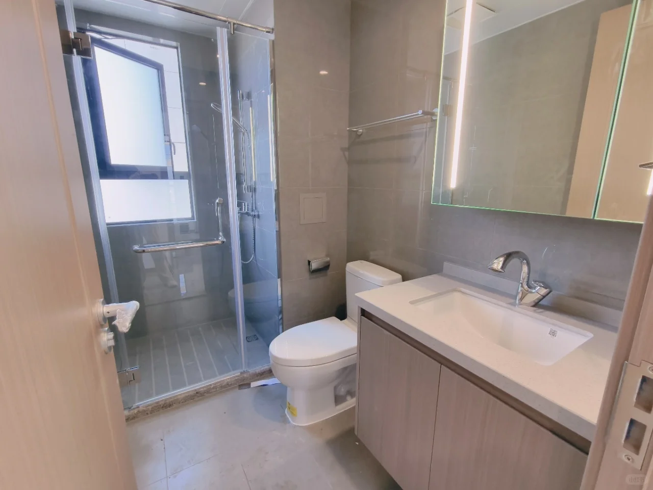 盘龙区西南林业大学附近三室两卫押一付一大