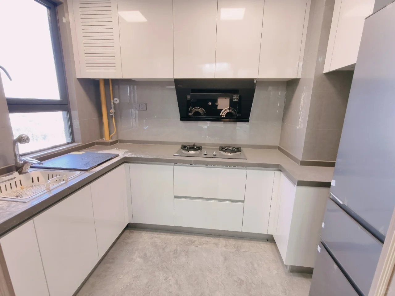 盘龙区西南林业大学附近三室两卫押一付一大