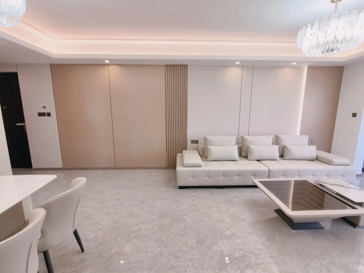 盘龙区西南林业大学附近三室两卫押一付一大