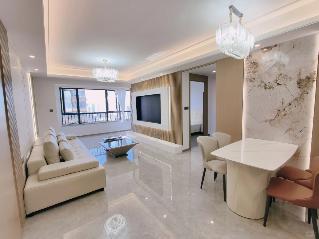 盘龙区西南林业大学附近三室两卫押一付一大