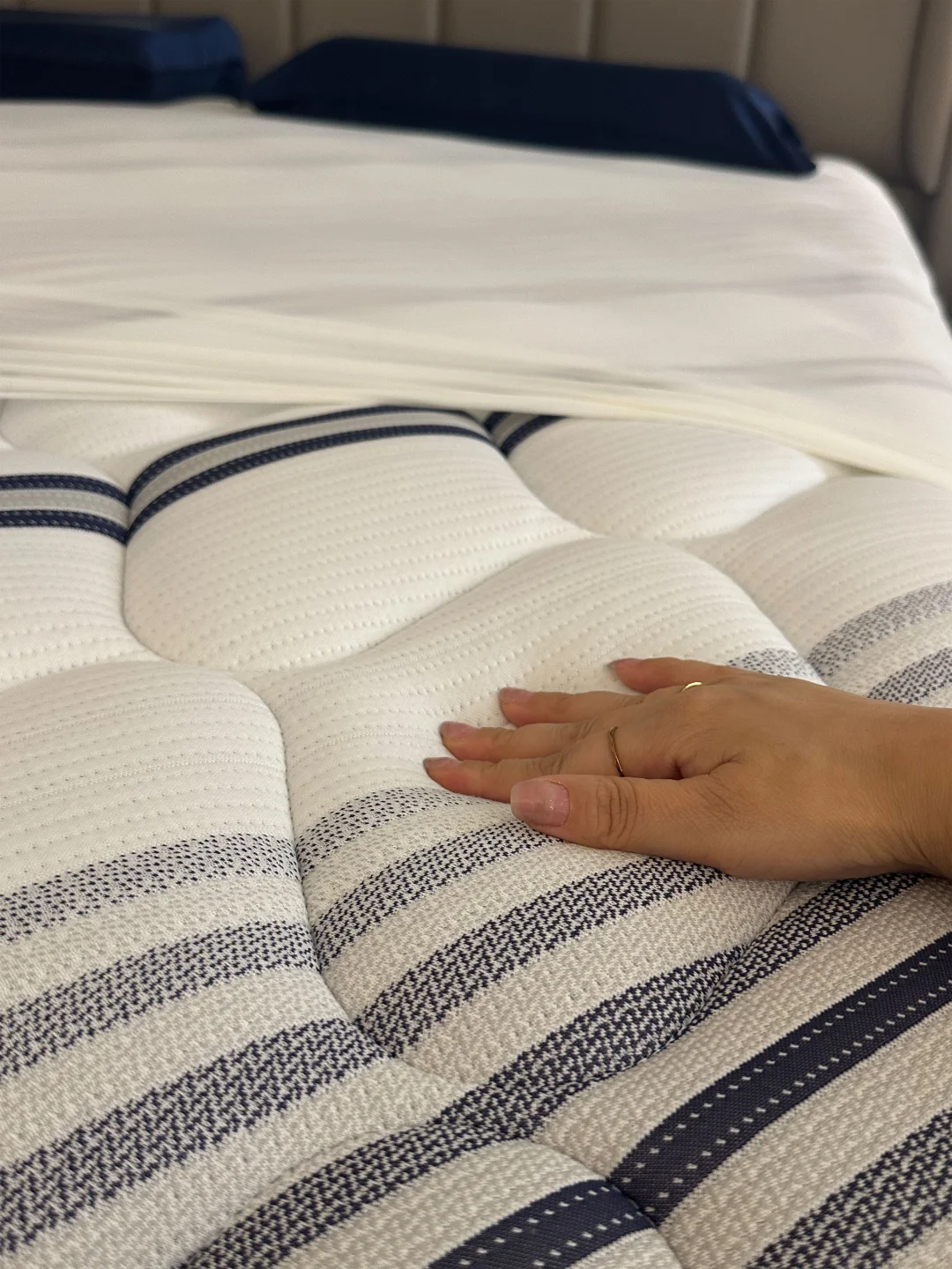 深圳打工人睡眠救赎！进口床垫门店免费试睡