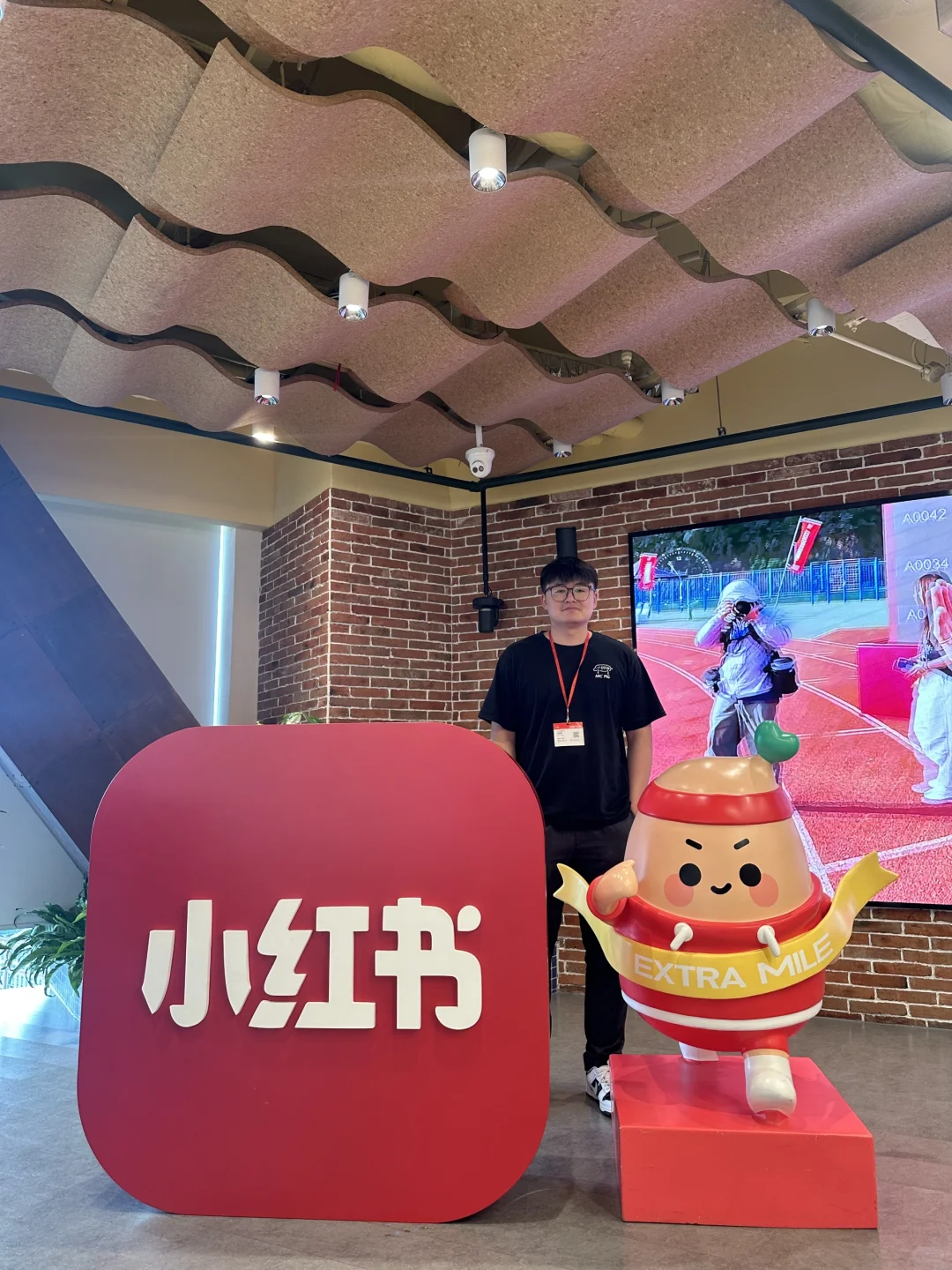 从猪圈到小红书总部，我花了两年半。