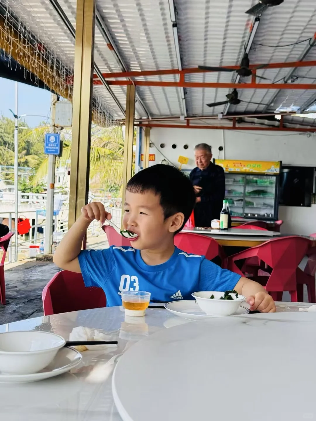 上岸！三亚打渔现捕现吃