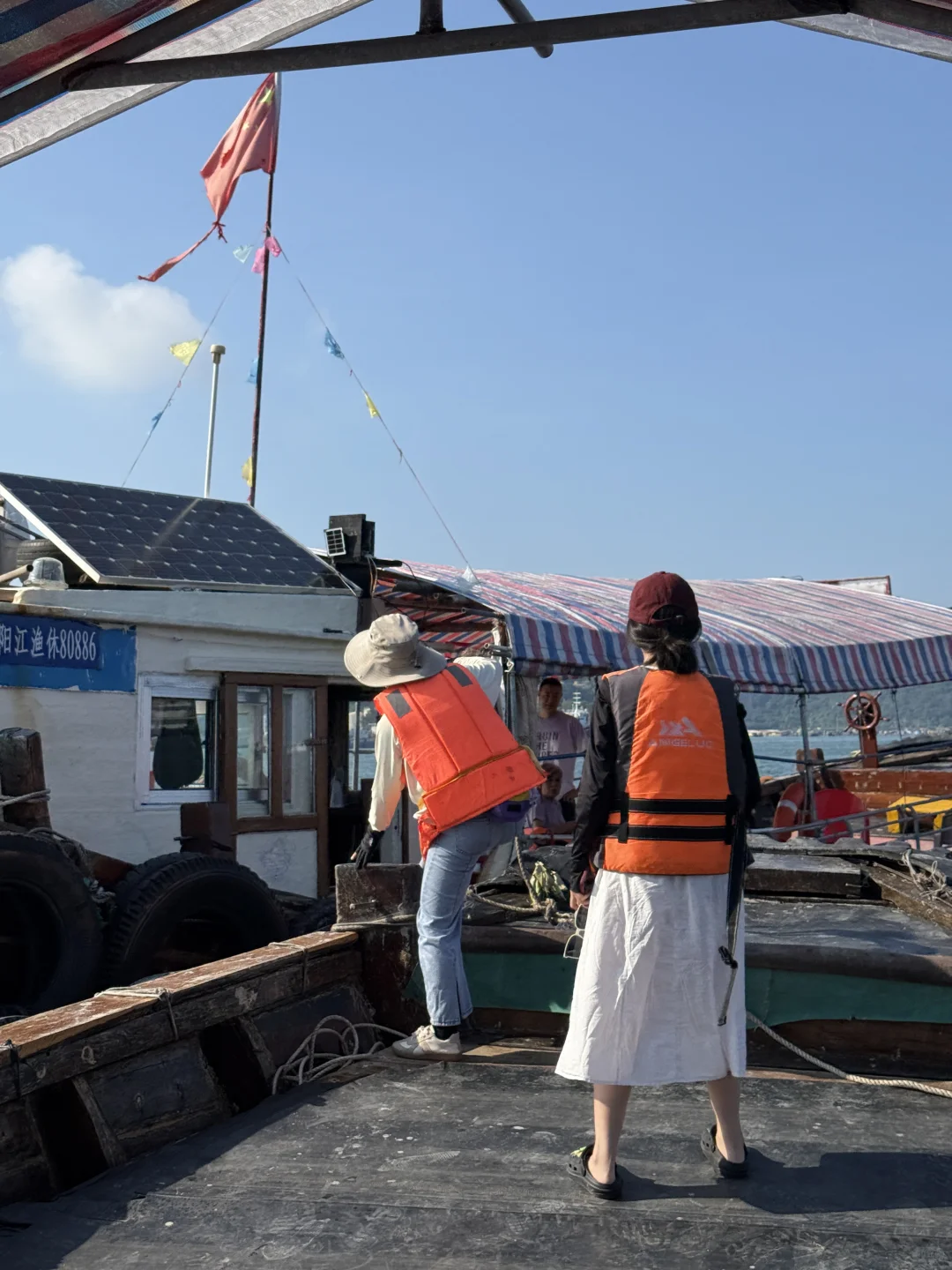 包渔船出海也太爽了吧！还捕到了我的“大鱼”