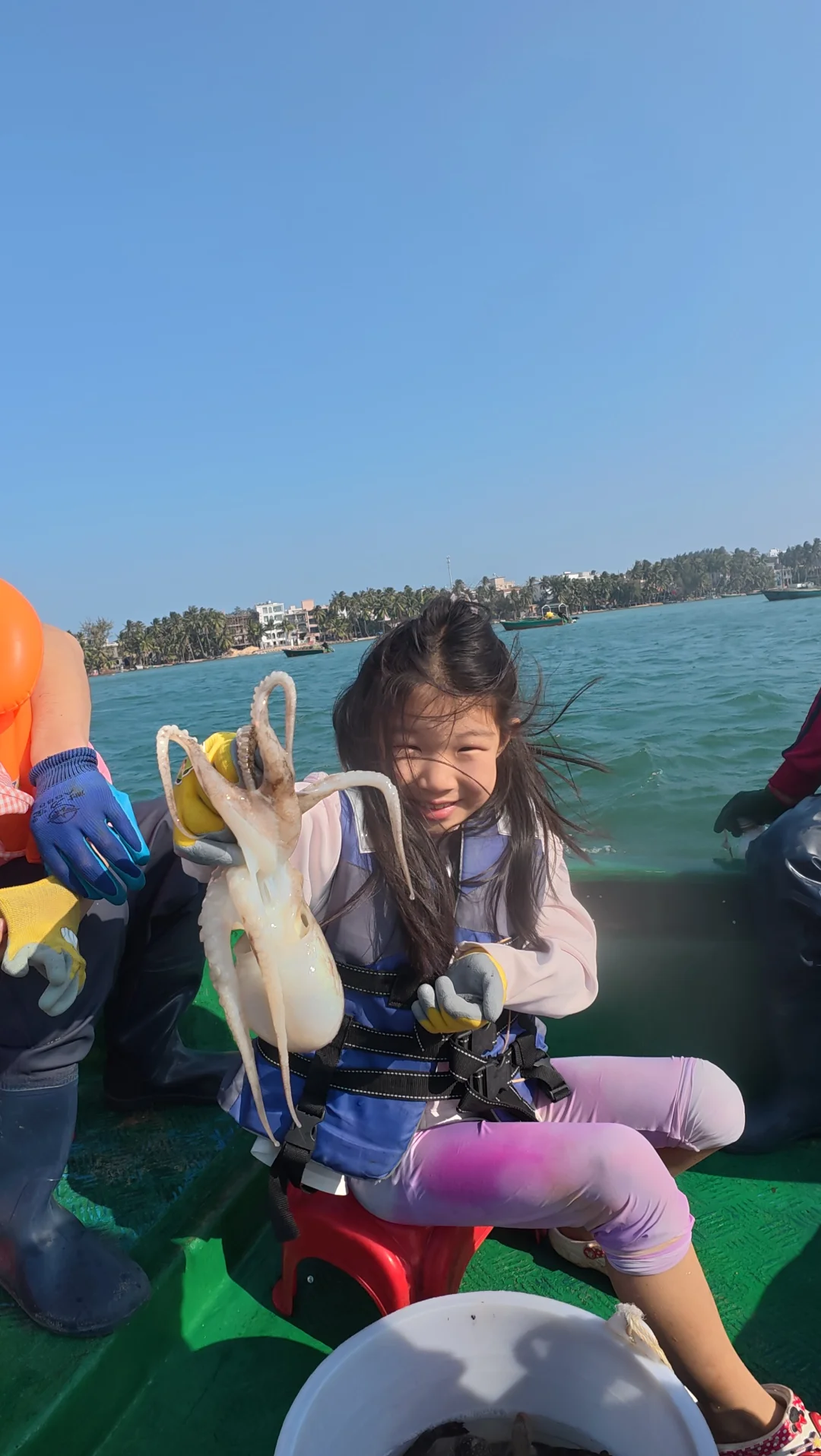 上岸！三亚打渔现捕现吃