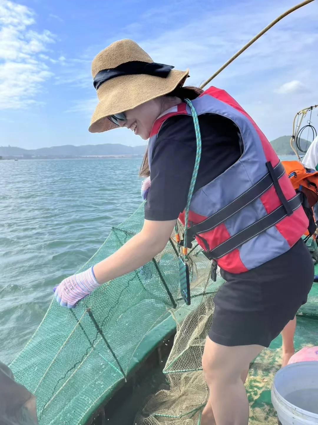 上岸！三亚打渔现捕现吃