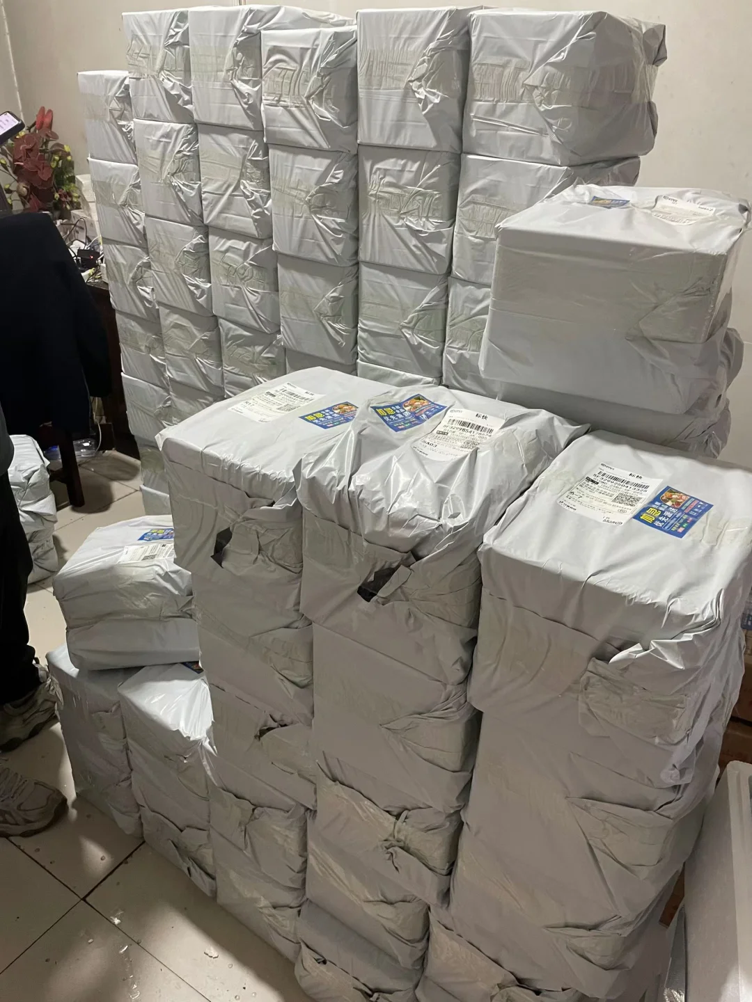 渔民每天捕捞的几百斤鲫鱼有人买吗