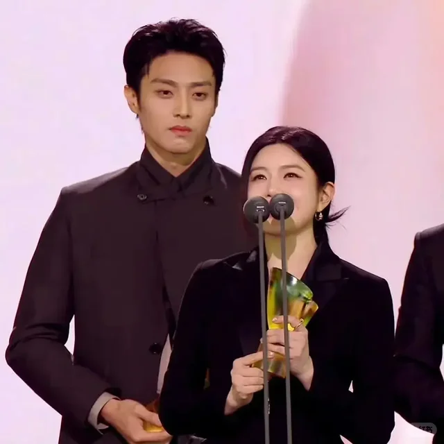 能够握紧的手就别放了【可妍可甜】