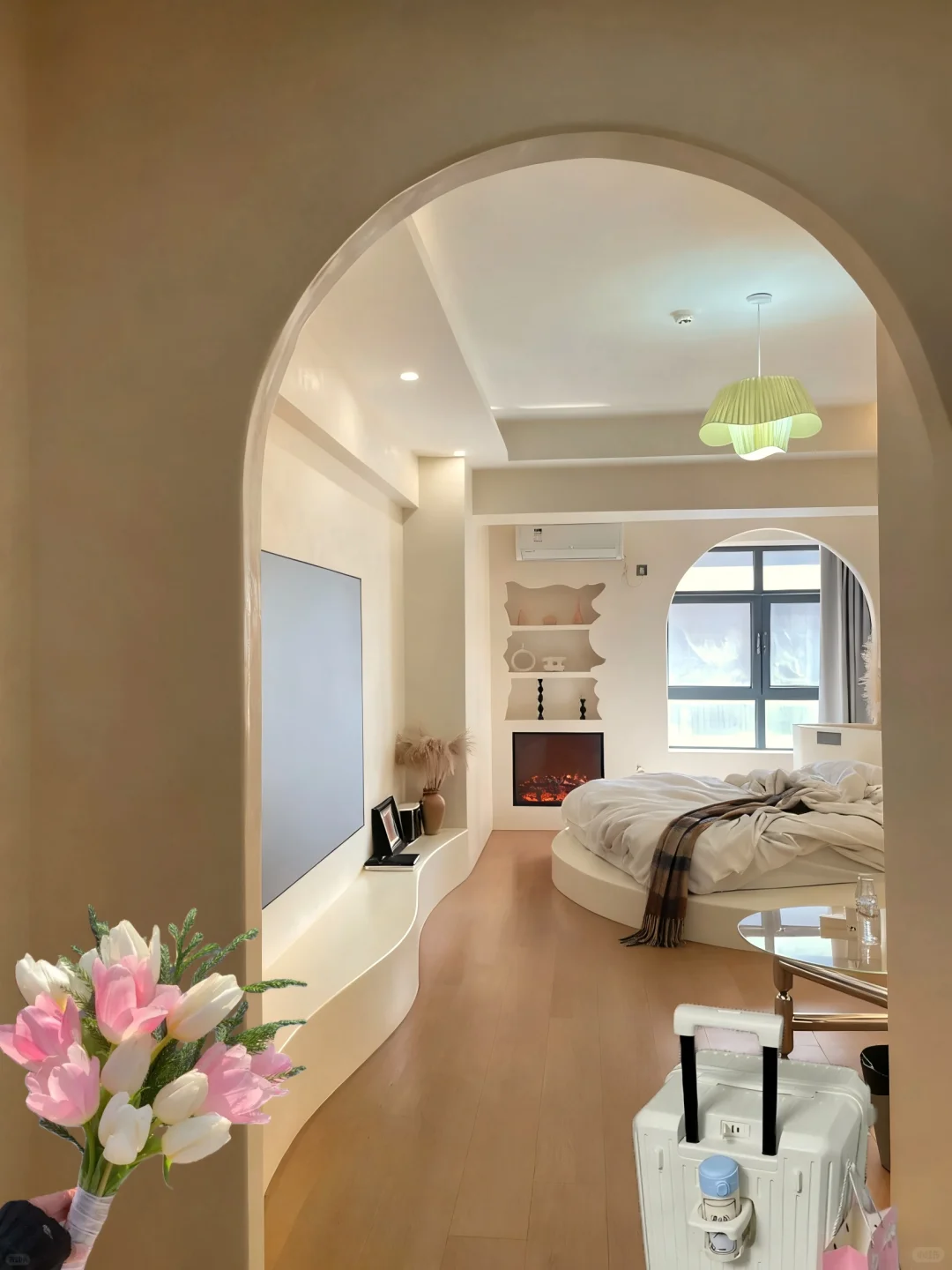 济南！大明湖旁！108俩人😭 不想退房！