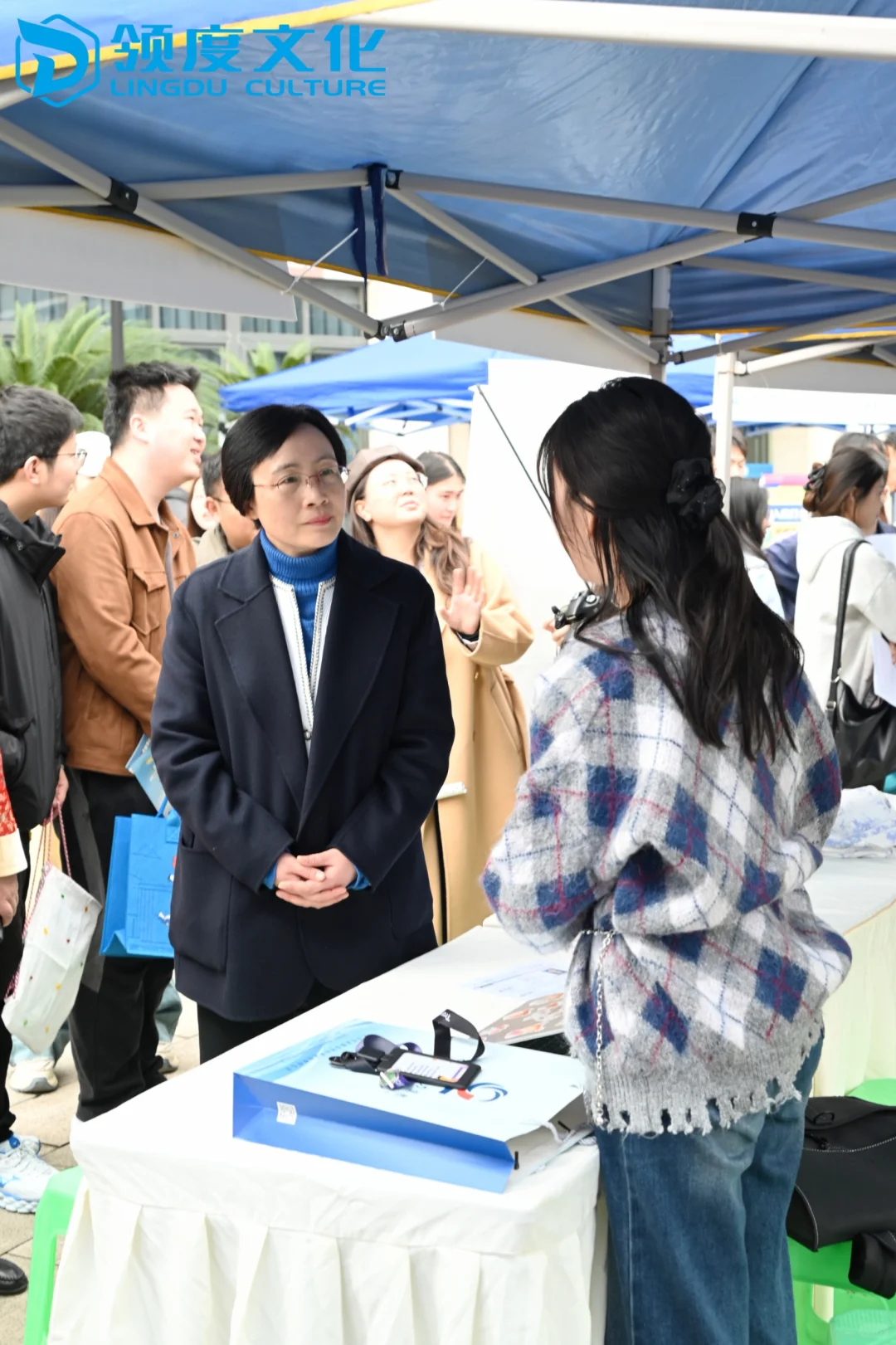 一起来看一看2025届毕业生的招聘会现场吧!