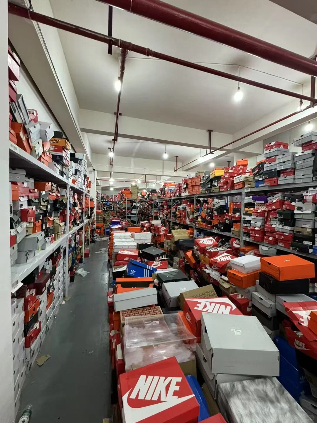 有没有找工作的!广东仓库打包员月入8000