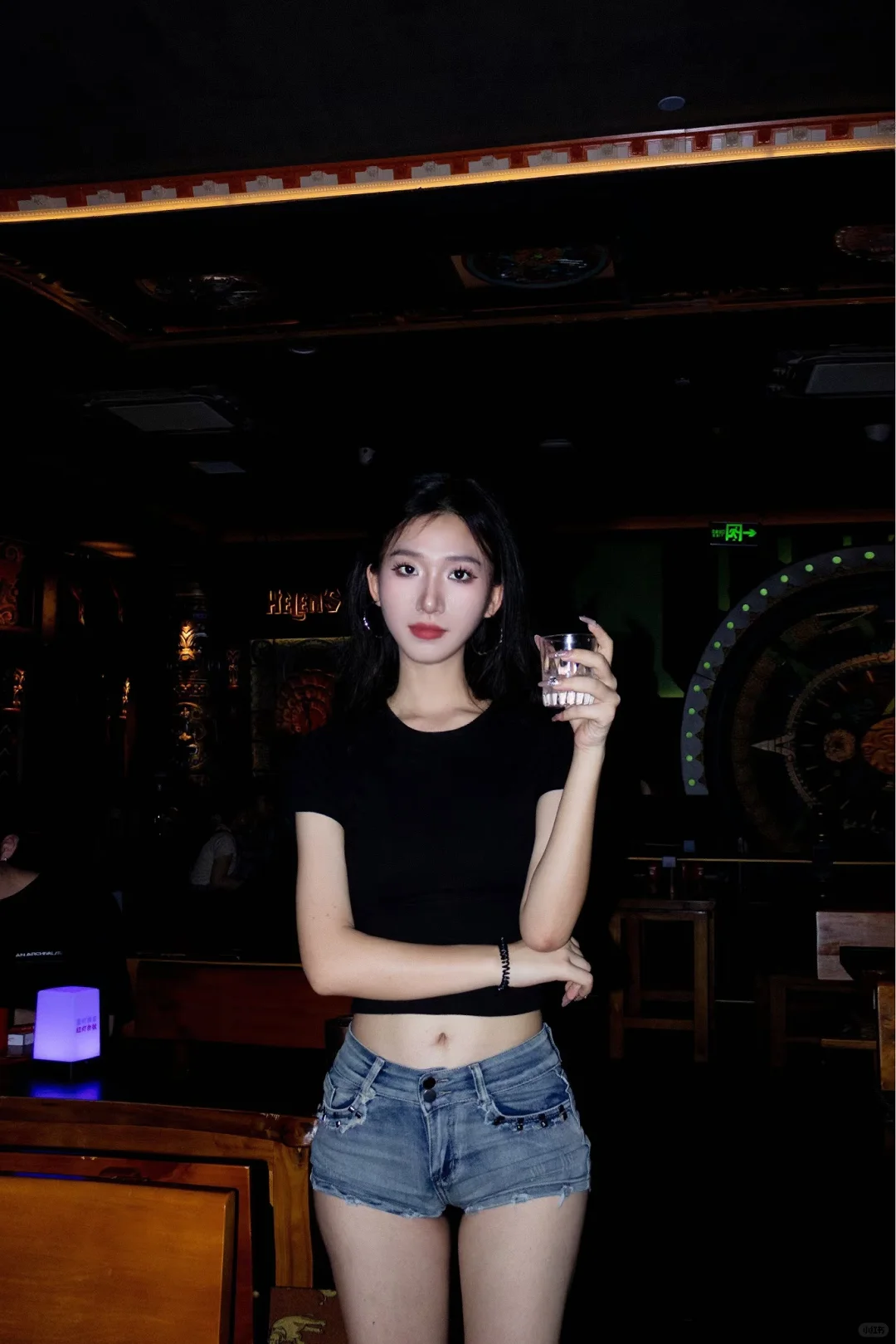 白月光女神的牛仔裤