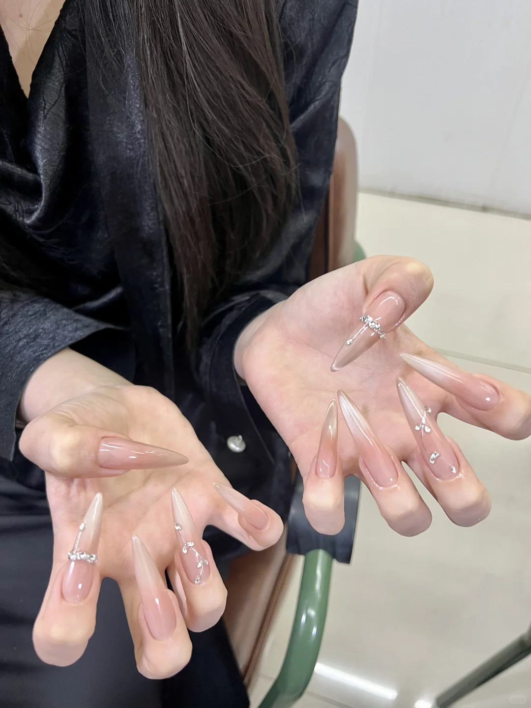 纯欲感十足的美甲?