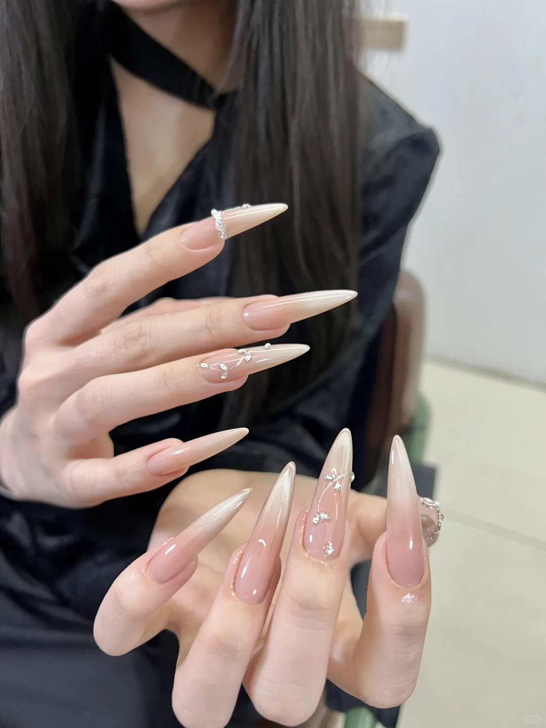 纯欲感十足的美甲?