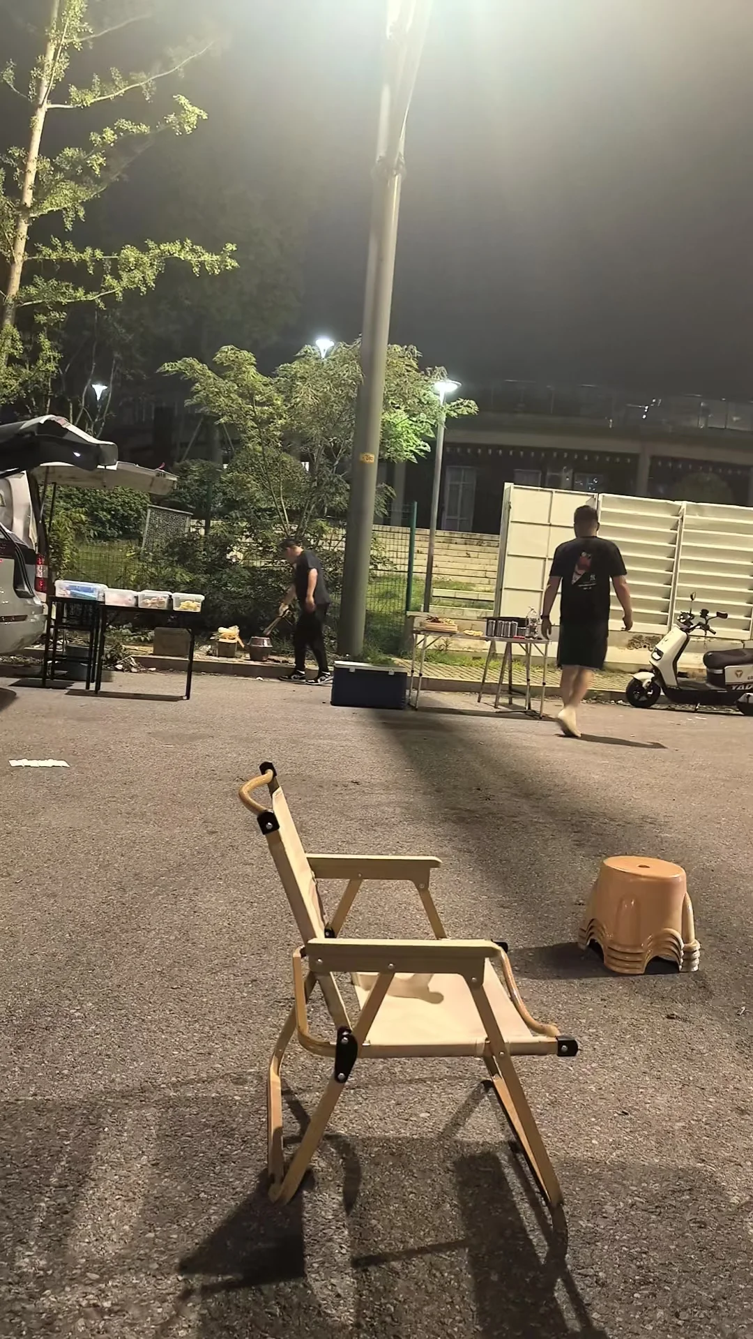 野摊招人啦！
