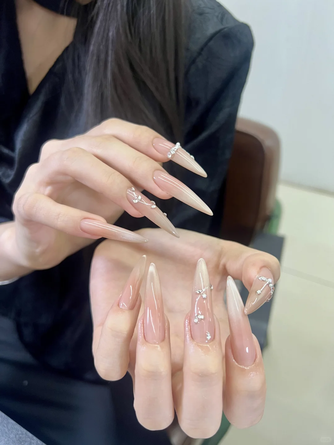 纯欲感十足的美甲?