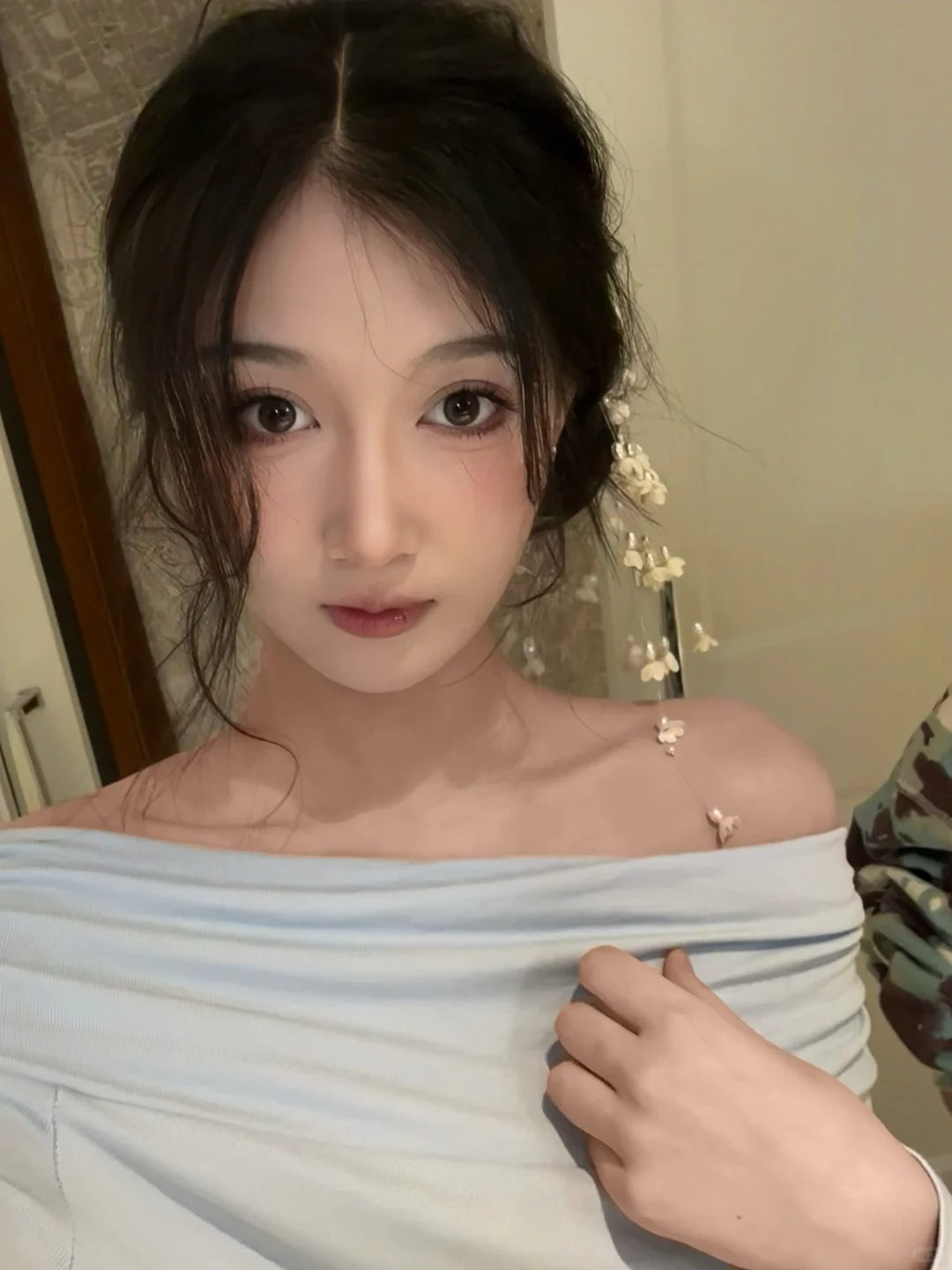 求工作！妆面模特或者写真约拍吻上来吧！