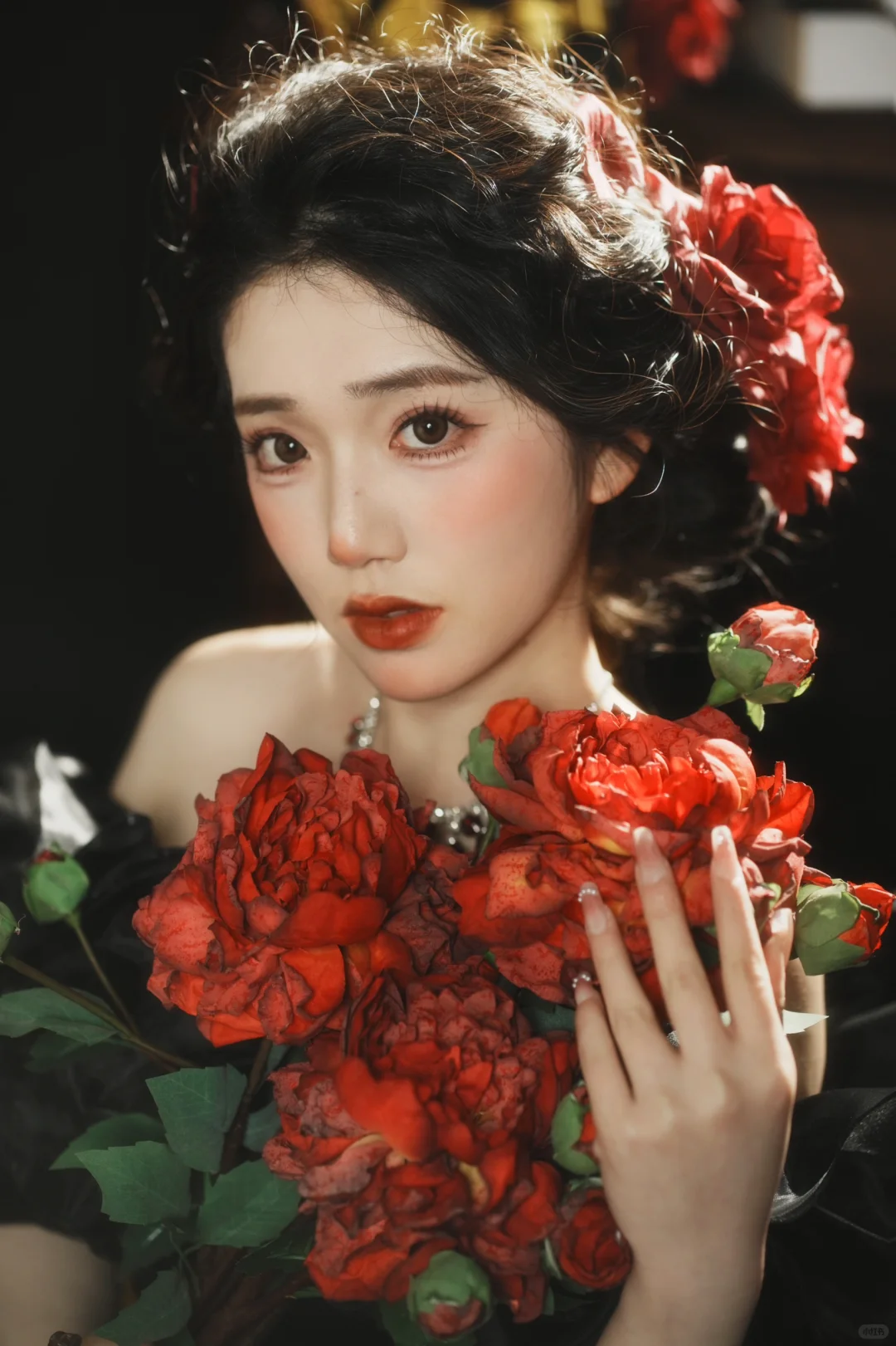 经典美艳的红黑配色｜妥妥的暗夜红玫瑰?