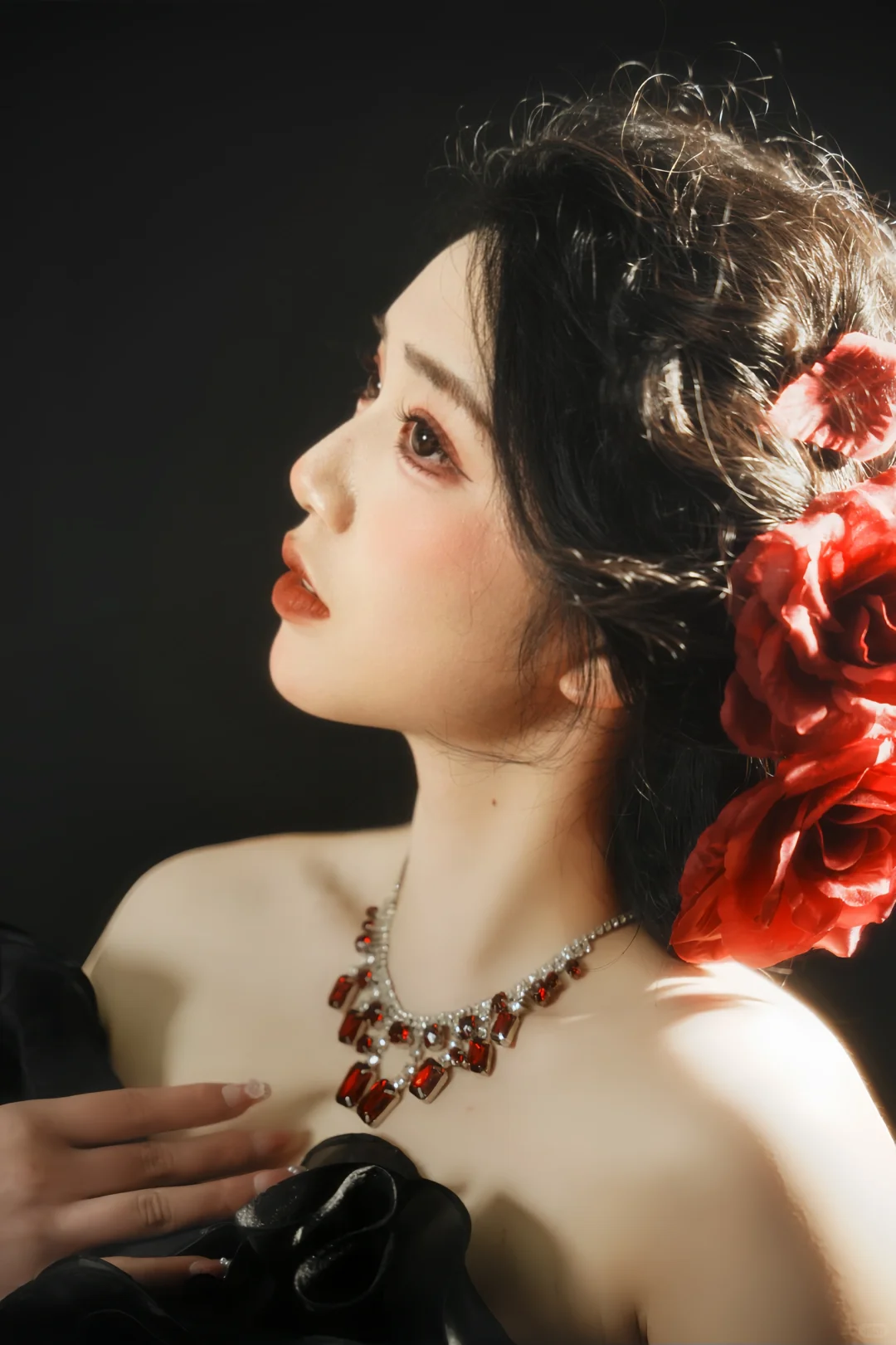 经典美艳的红黑配色｜妥妥的暗夜红玫瑰?