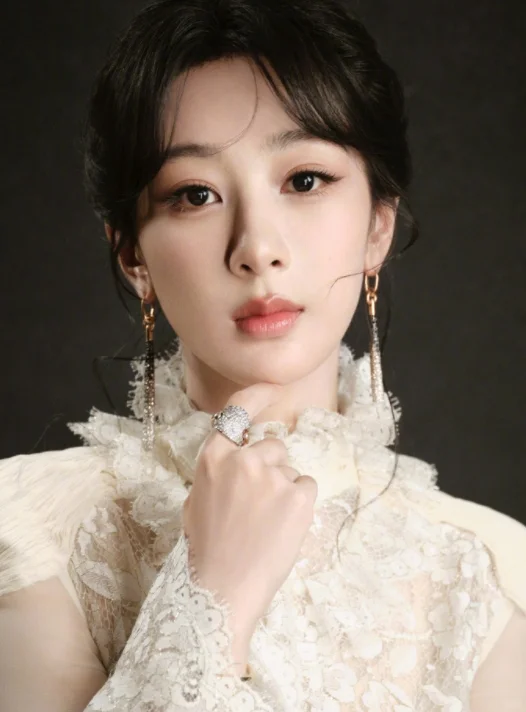 杨紫?——优雅女神的绝美绽放,一眼万年