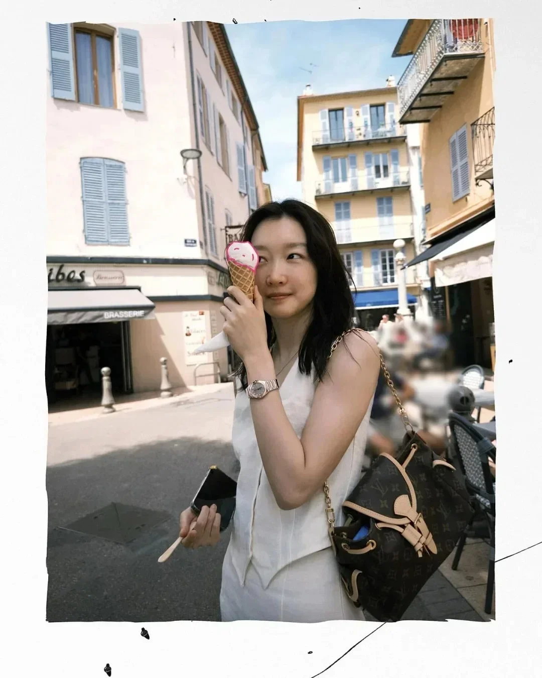 不是，，不是她私下咋这样。。。