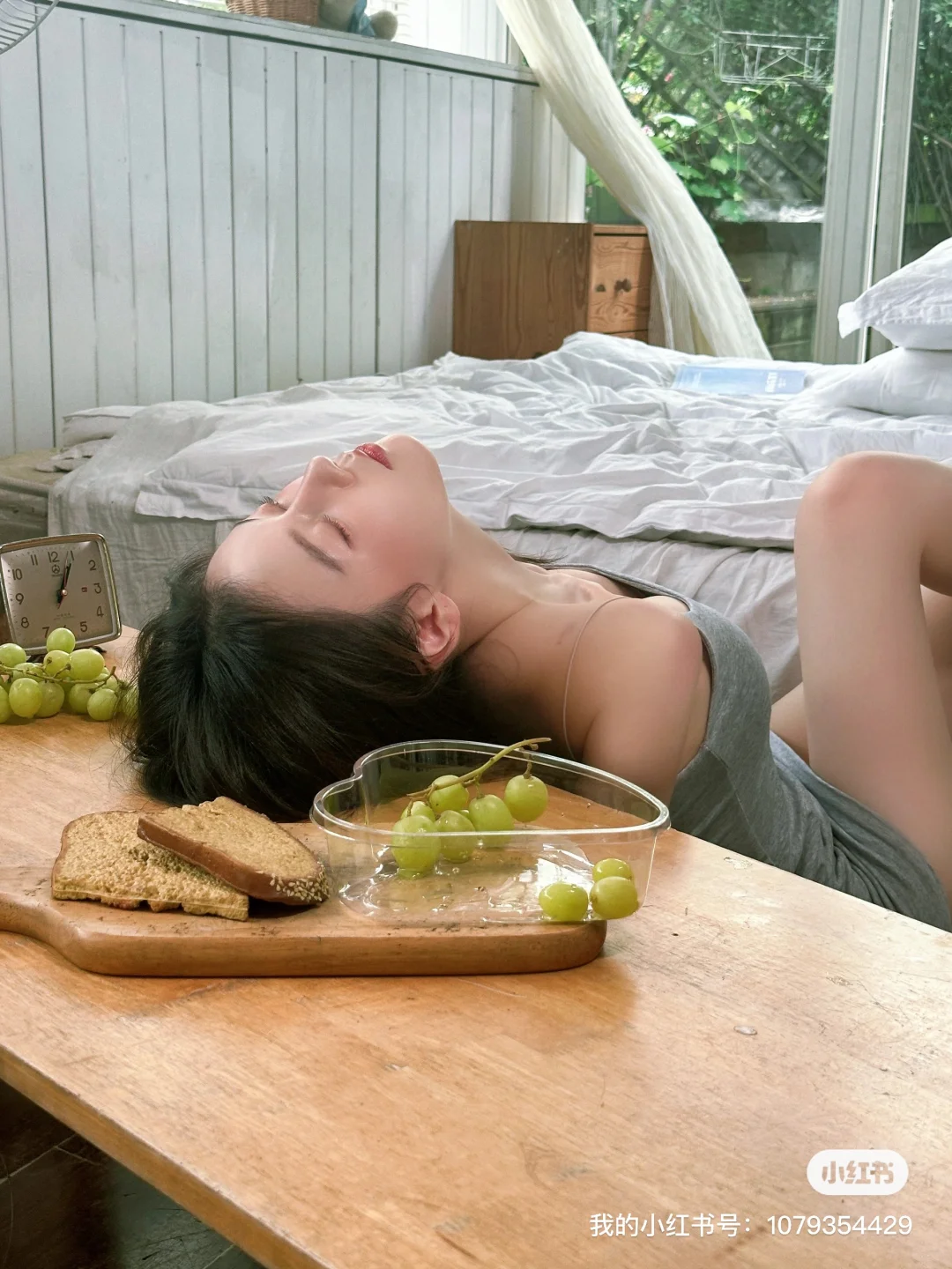 青提味的夏天|少女居家氛围感拍照姿势?