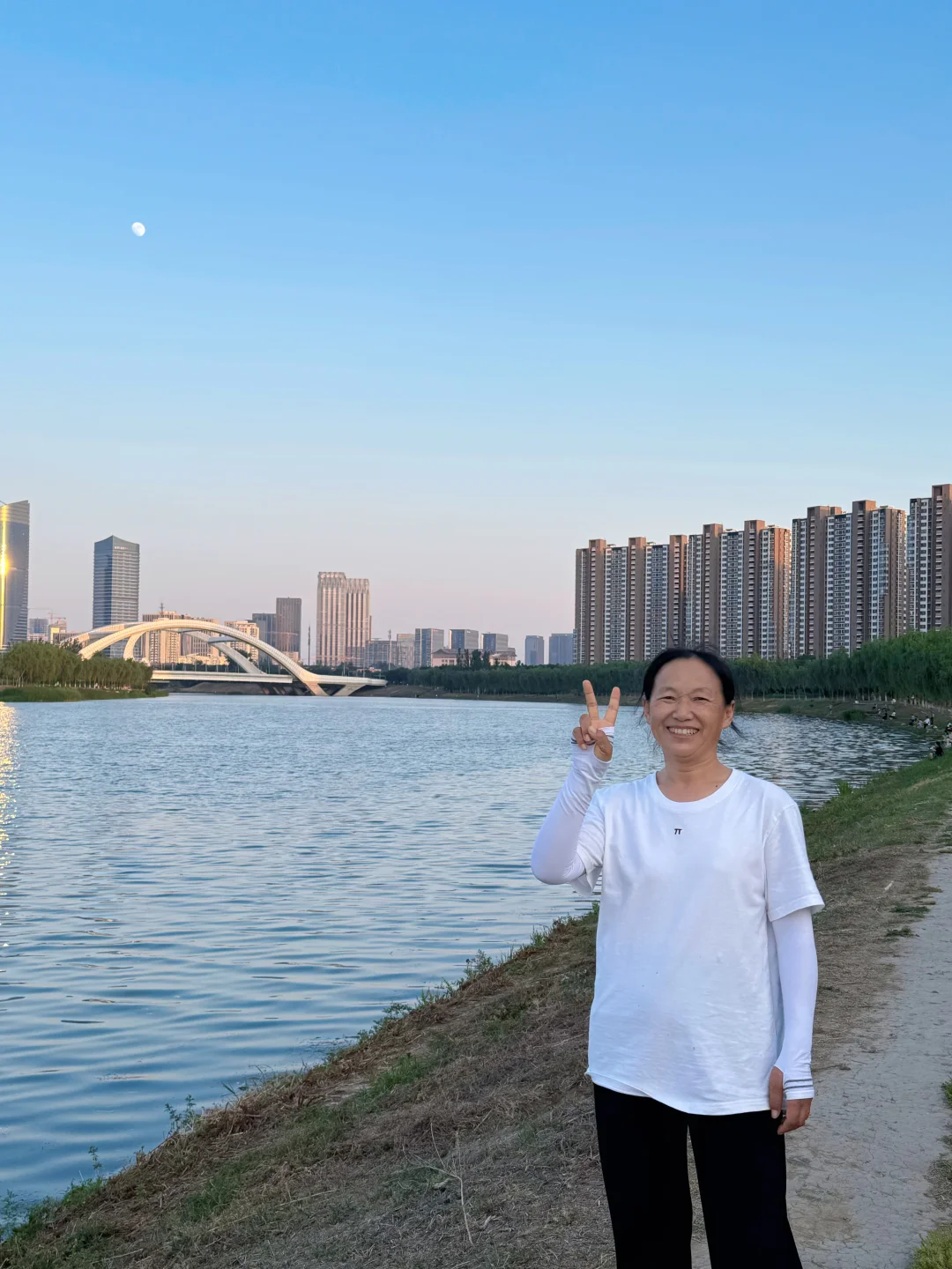 我妈49岁来北京找工作,第二天就上班了