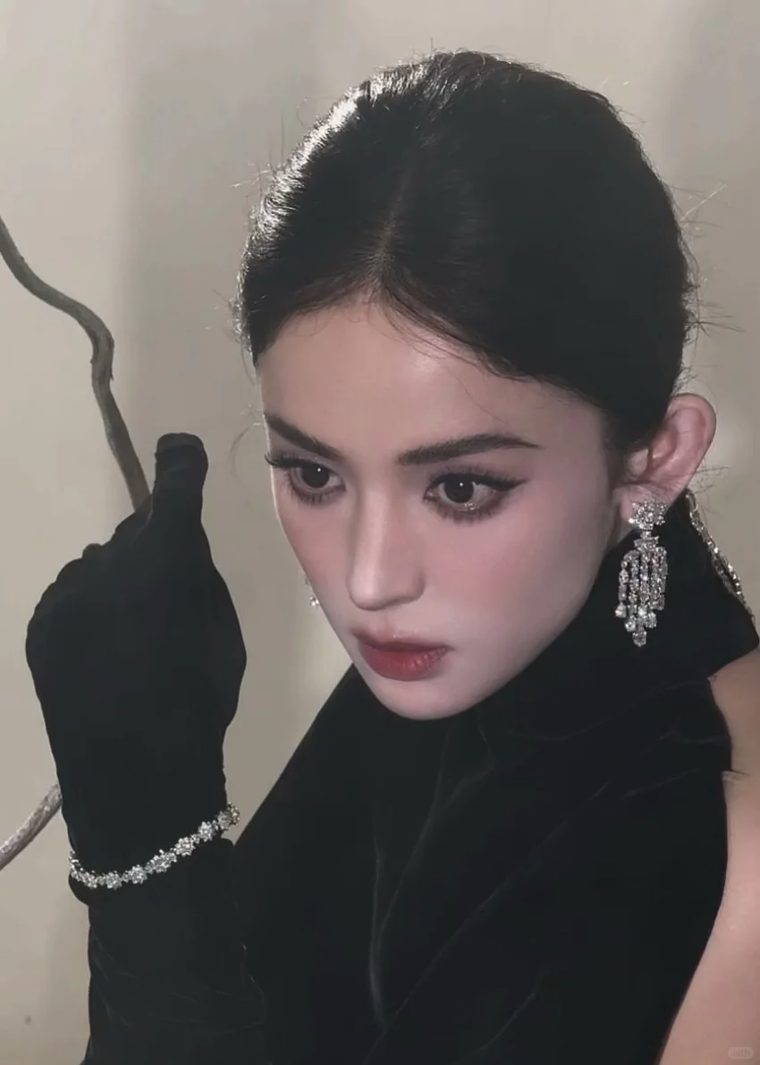 感觉她不当演员去当个模特也很适合