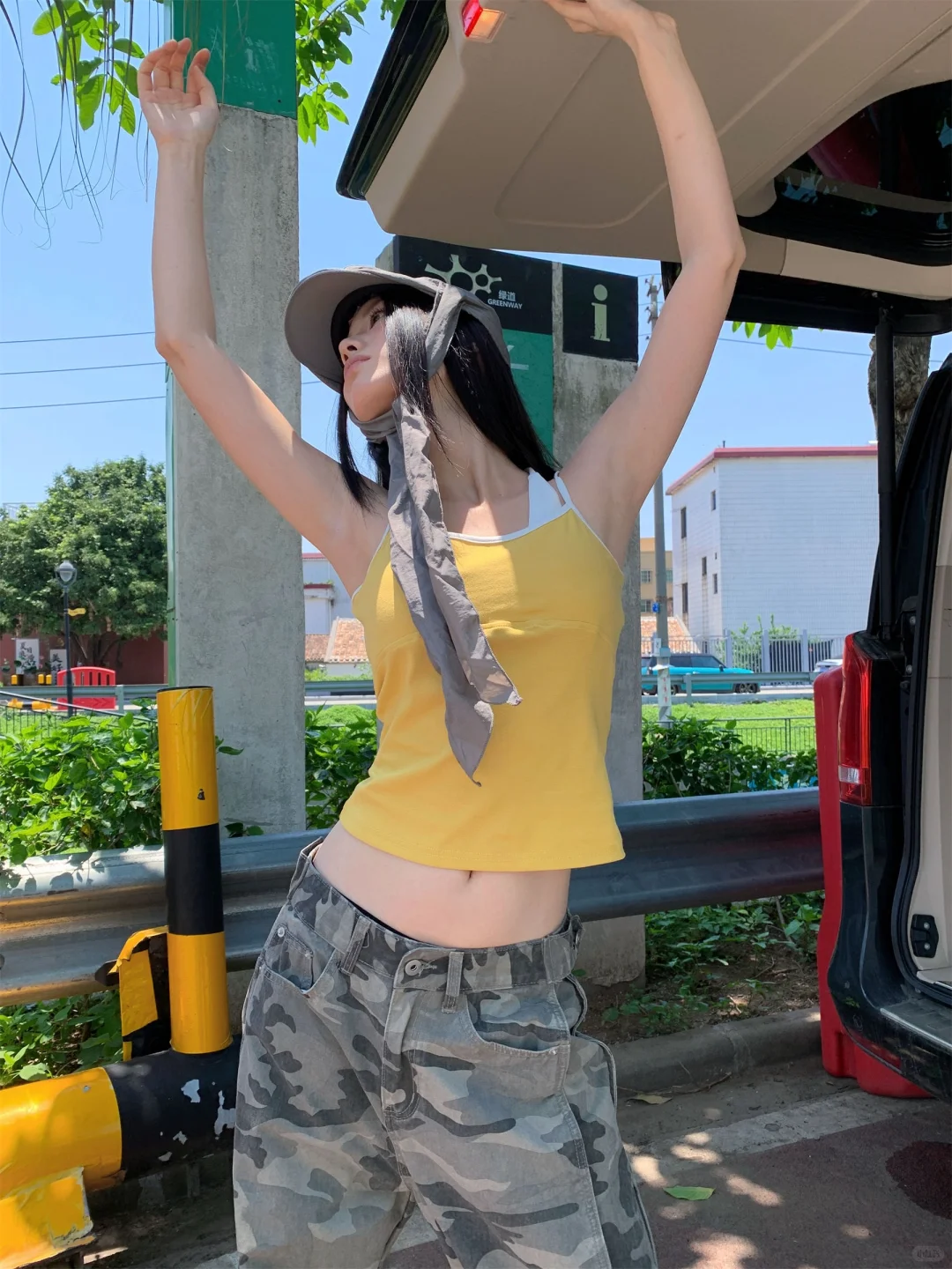一些松弛感拍照姿势