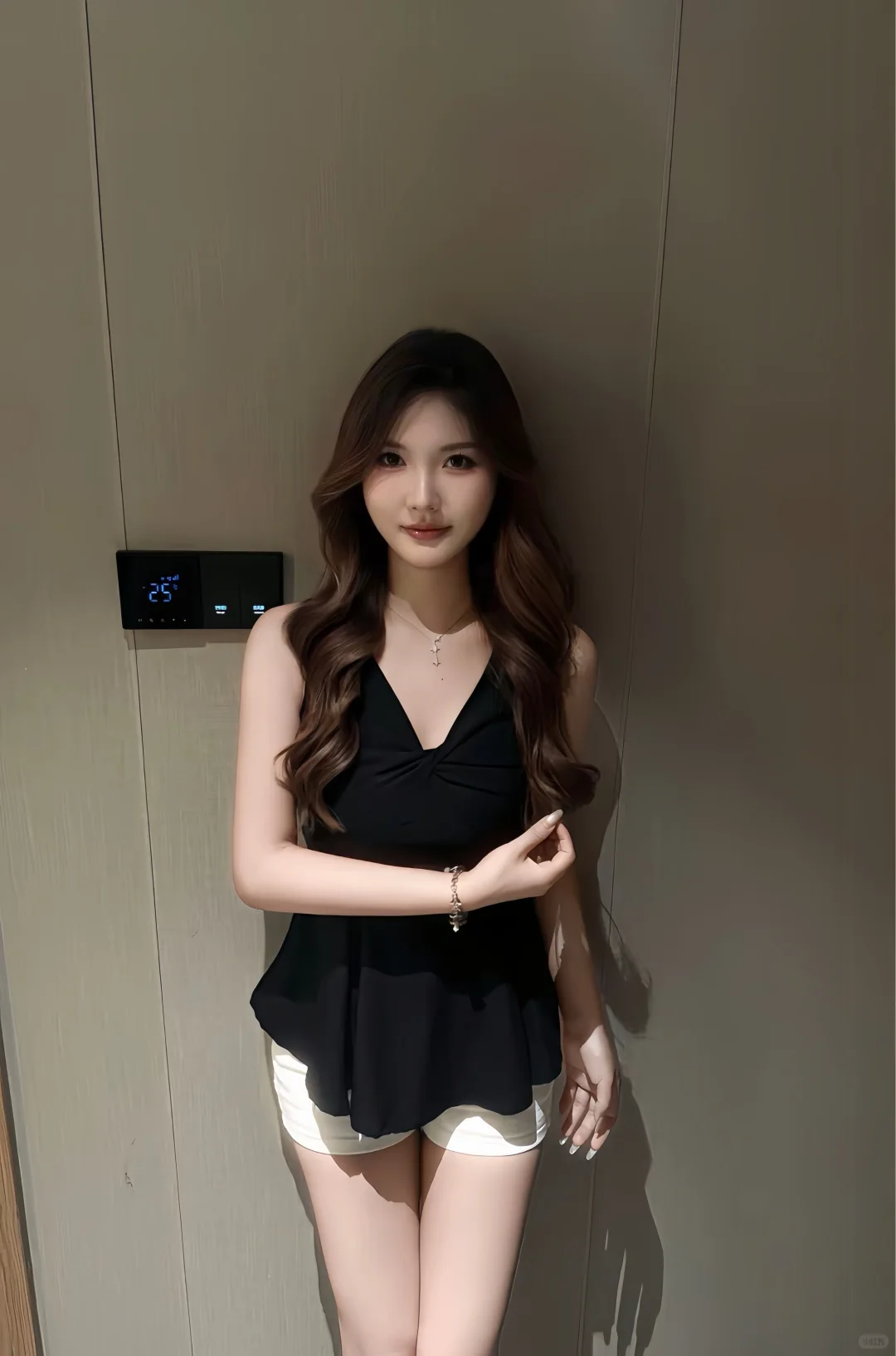 05 女大模特高度配合大吃肚蹲摄影师约拍