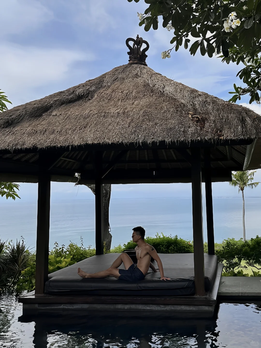 泳池?‍♂️、海浪?、沙滩?️、躺平