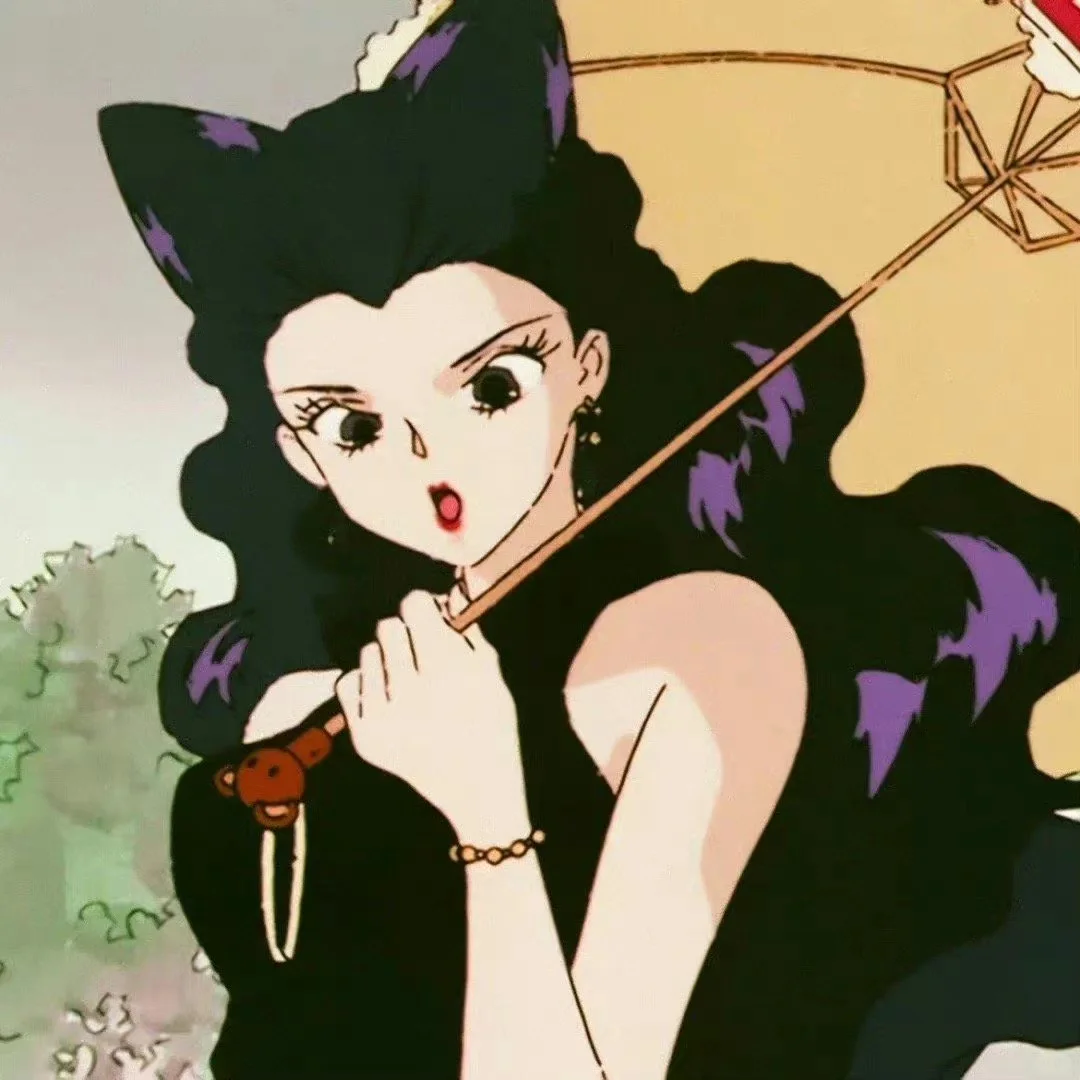紫发猫女郎