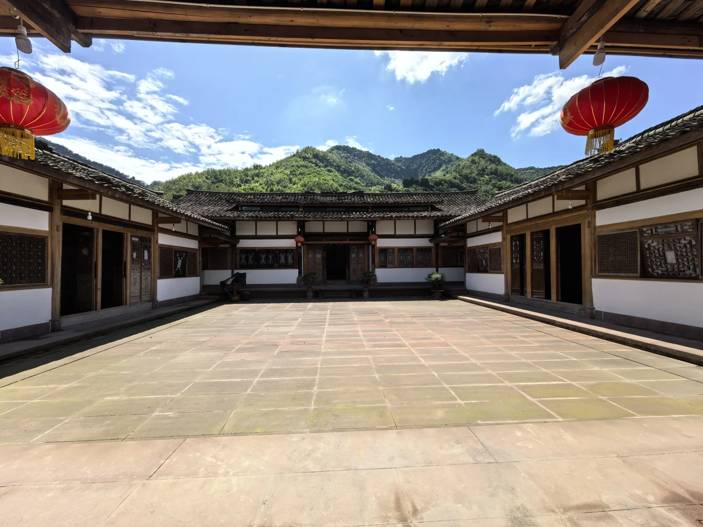 招聘民宿管家,能立即上岗。