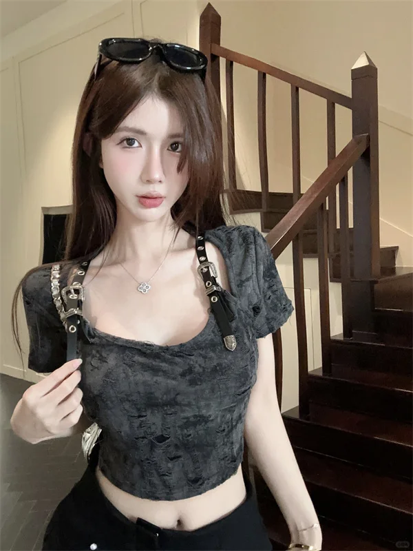 别乱穿!这件上衣让你纯欲和拽酷同时在线