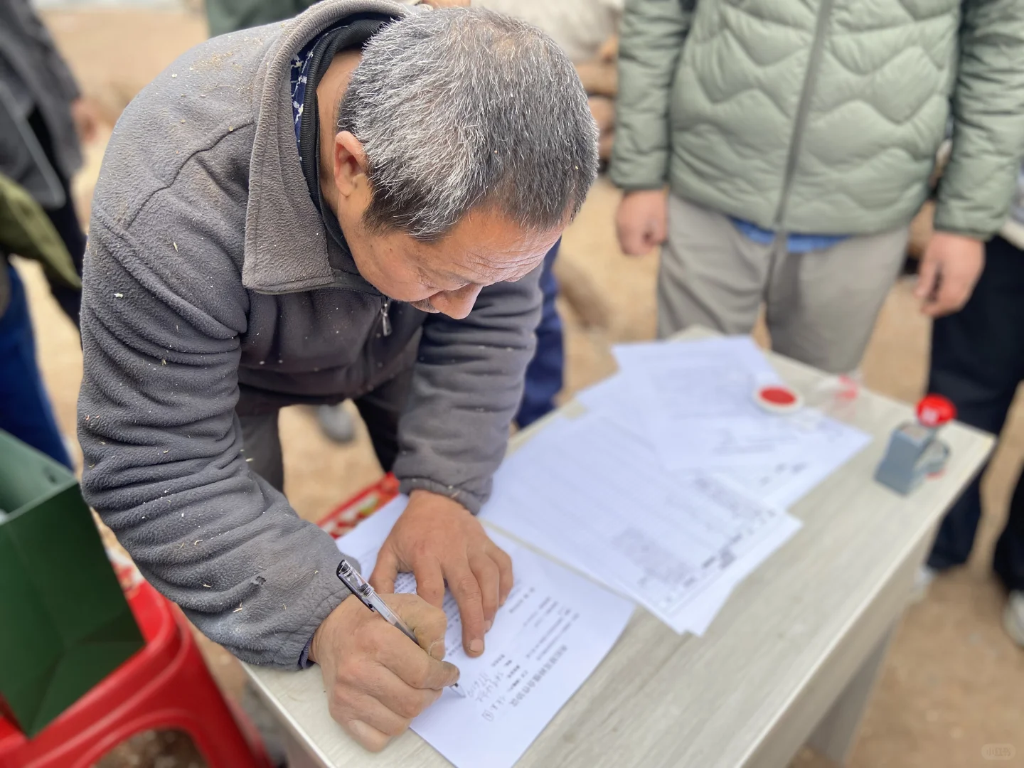 为啥很多人都觉得没法和农民打交道？