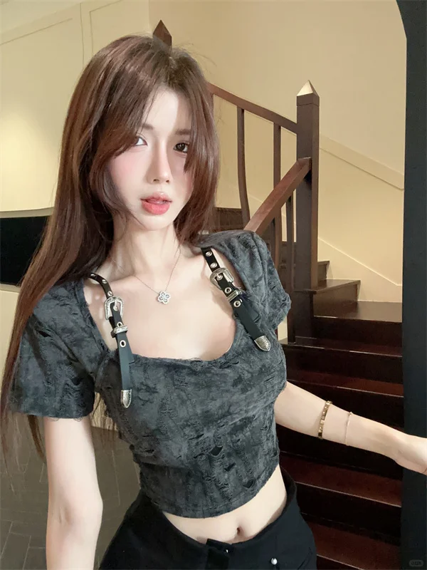 别乱穿!这件上衣让你纯欲和拽酷同时在线