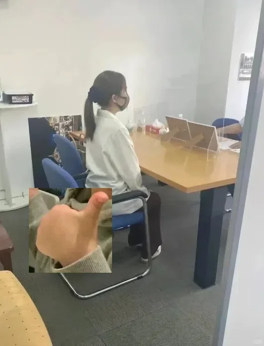 今天面试了个没经验的会计应届生,当场给of