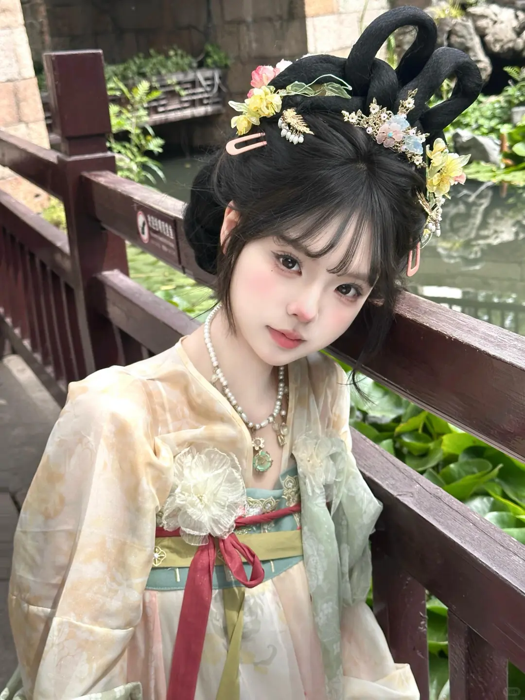 服装展示员，晚礼服汉服古装